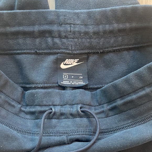 Nike black sweatpants - Picture 5 of 6